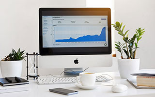 乌拉圭队在巴黎奥运会比赛中展现出高效的传球配合，乌拉圭足球奥运会